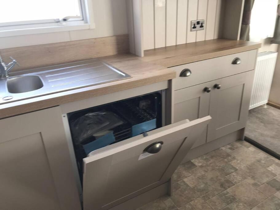 Beautiful Holiday 3 Bed Home Camber-Sands Екстериор снимка